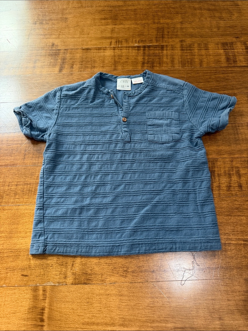 Zara Men’s Slate Blue Short-Sleeve Textured Henley